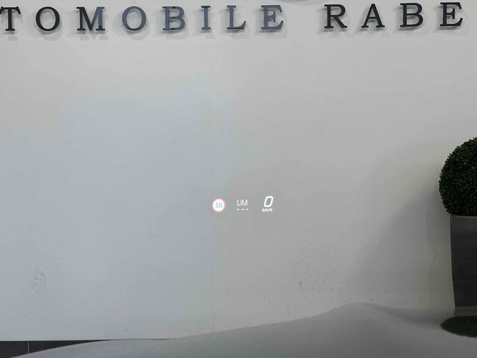 Fahrzeugabbildung Mercedes-Benz C 200d T AMG-Line NAV+LED+PANO+HUD+CARPLAY+VCOCK