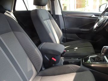 Volkswagen T-Roc - 5