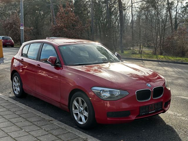 BMW 116 d 85 KW AUTOMATIK KLIMA TÜV11/2026 E5 SITZHZ