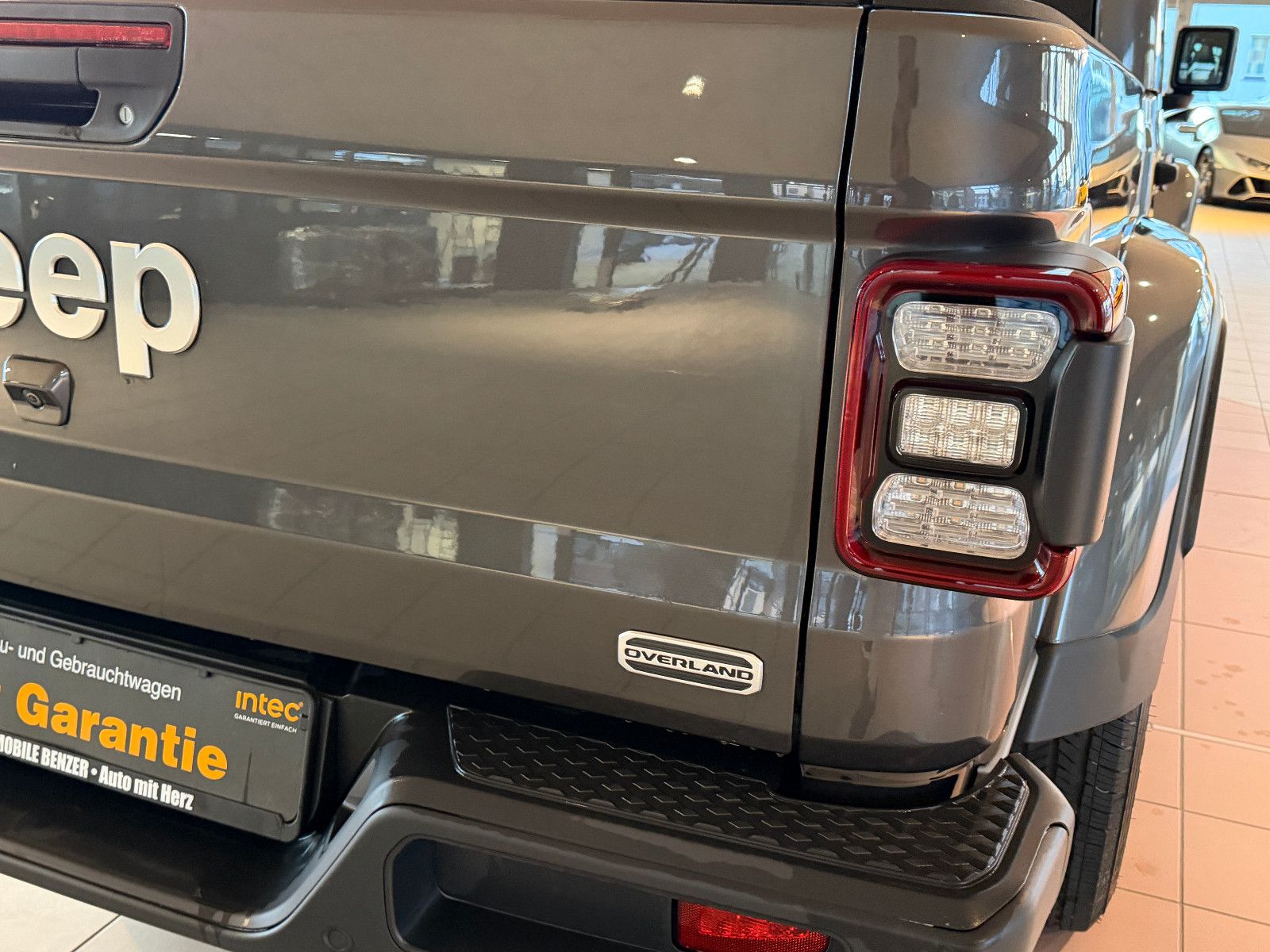 Fahrzeugabbildung Jeep Gladiator Overland 4WD/VOLL/NEUWAGENZUSTAND/