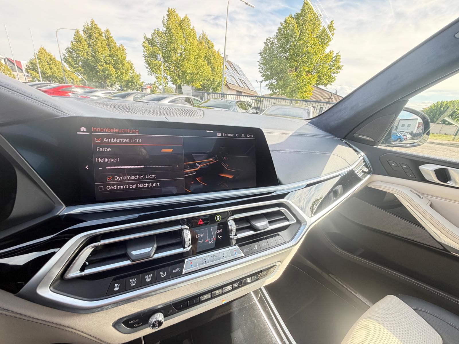 BMW X7*M50xd*M-SPORTPAKET*3xTV*6xSITZER*ACC*HUD*360