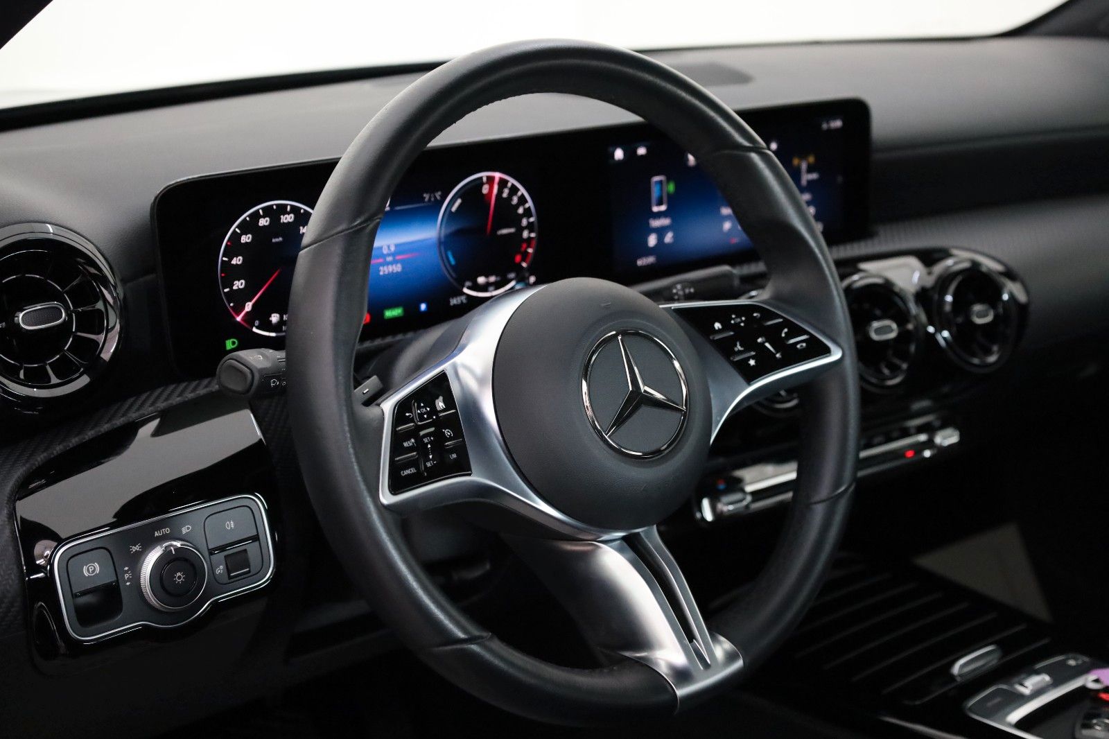 Fahrzeugabbildung Mercedes-Benz A 250e Lim. T.Leder,Navi,LED,Park Paket,Kamera