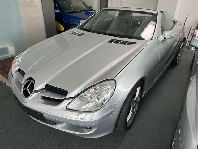 Mercedes-Benz SLK 350 AMG-PAKET*1.HD*VOLL*WIE NEU!