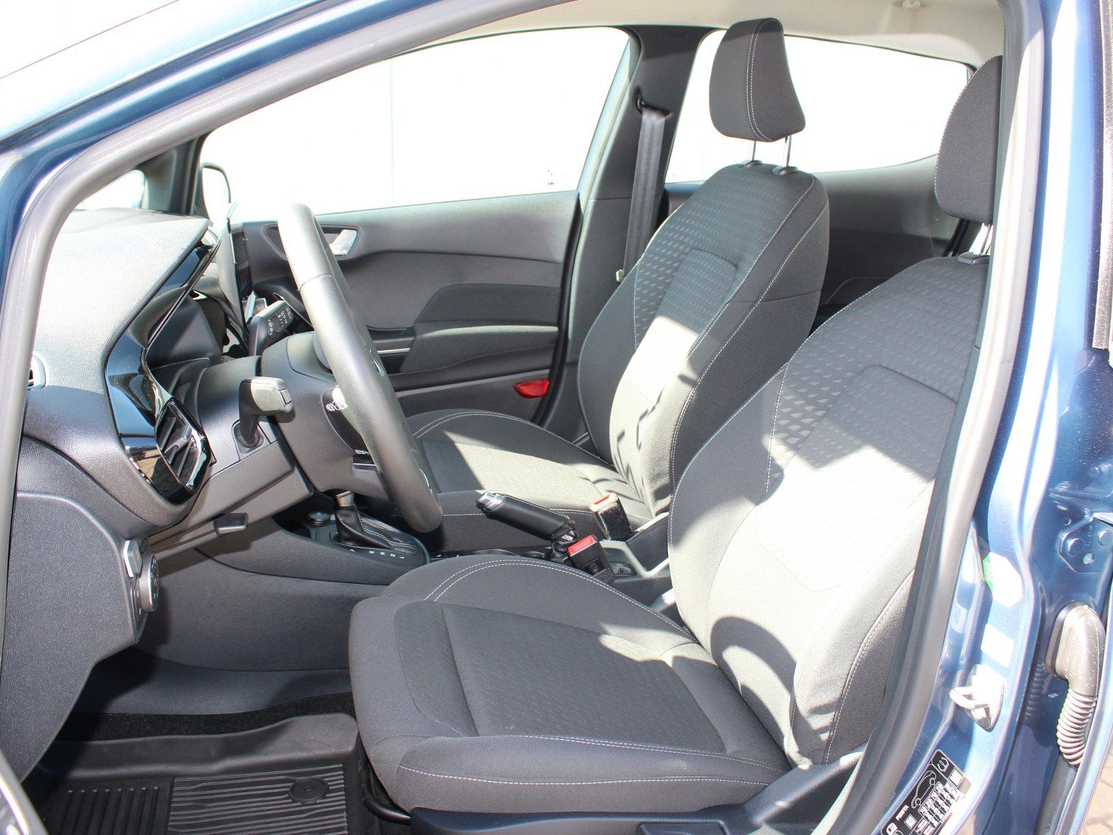 Fahrzeugabbildung Ford Fiesta Titanium 1,0 EcoBoost