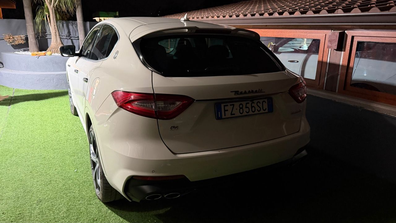 Maserati Levante 3.0 V6 Diesel AWD Gransport imagem 2
