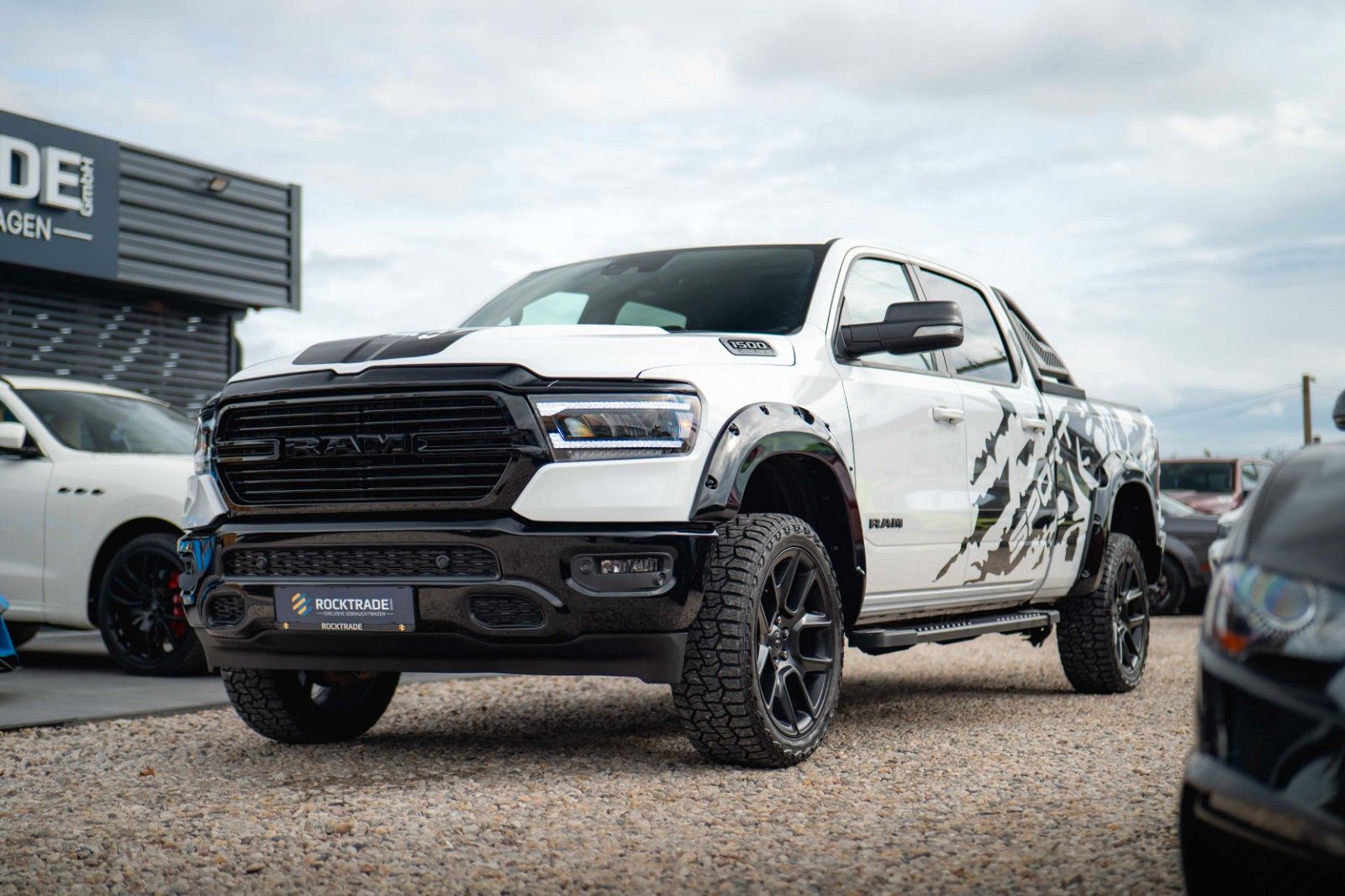 Fahrzeugabbildung Dodge RAM 5.7 V8 HEMI 4x4 OFFROAD LONGBED AXLE LOCK