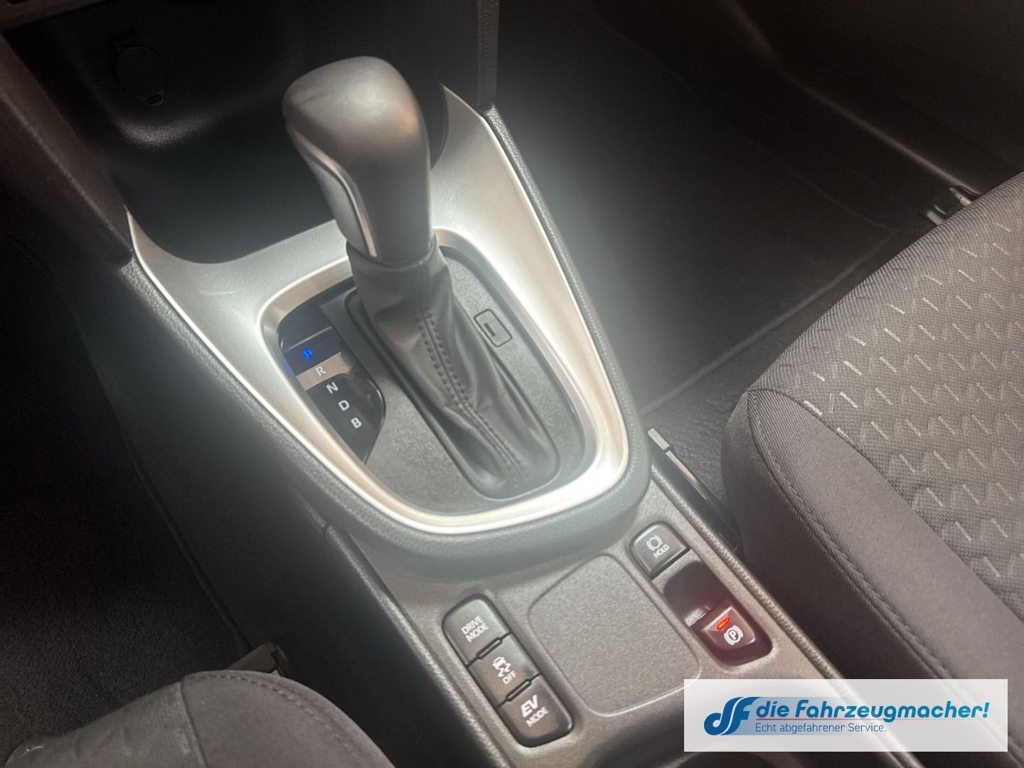 Fahrzeugabbildung Toyota Yaris Cross Hybrid FWD Comfort ACC DAB Spurhalte