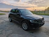 Volkswagen Tiguan 2.0 TDI 4x4 OFFR./Highl. AHK, PANO, ALCAN - VW Tiguan Gebrauchtwagen in Nürnberg