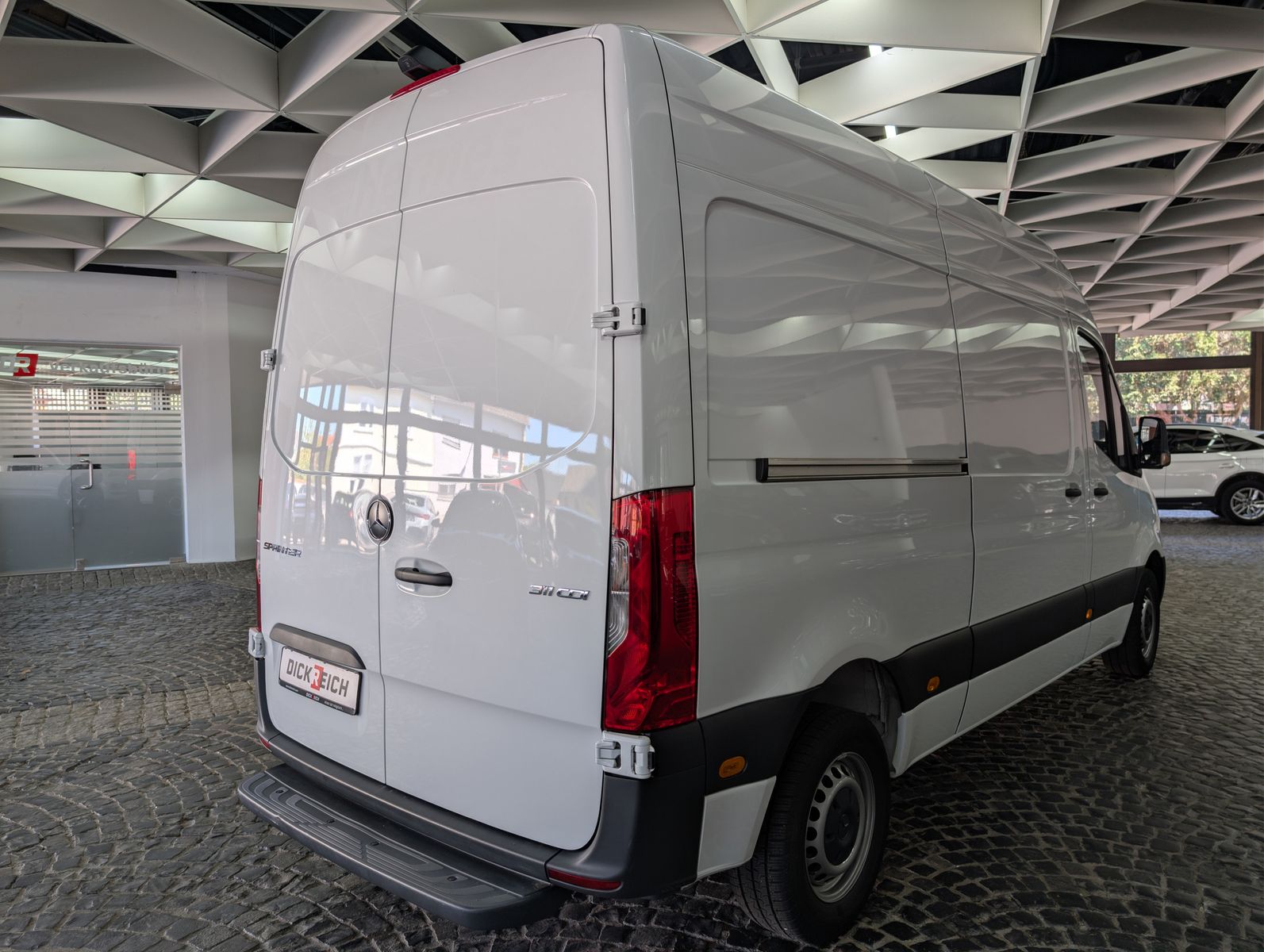 Fahrzeugabbildung Mercedes-Benz Sprinter III 311 2.0 CDI L2 MBUX KAM APP