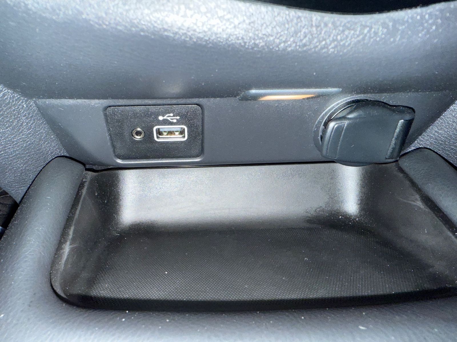 Fahrzeugabbildung Nissan Juke Hybrid Tekna; Leder, 19Zoll, 360°