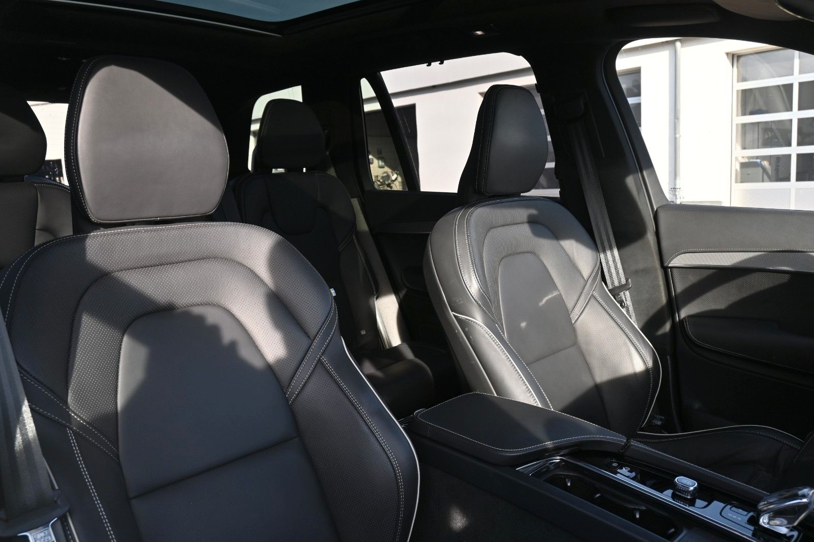 Fahrzeugabbildung Volvo XC90 Ultimate Dark Recharge Plug-In Hybrid AWD