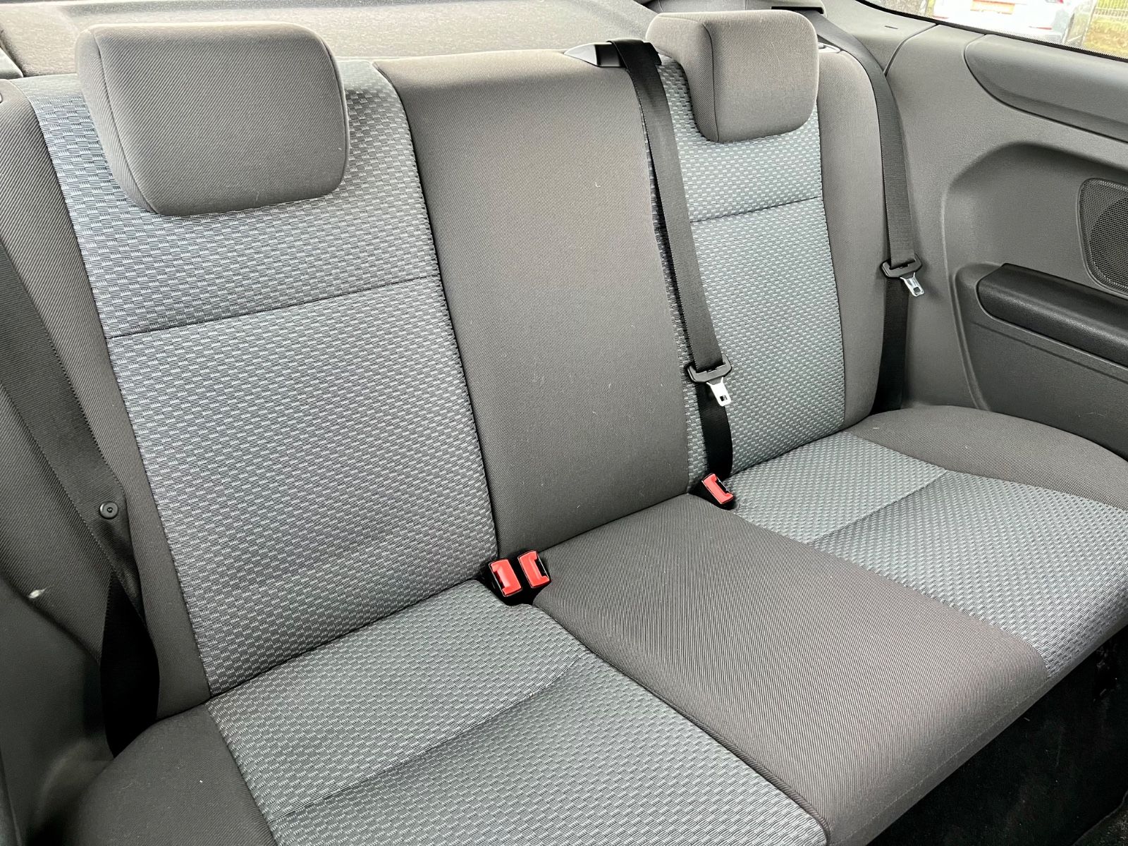 FORD Focus KLIMA SHZ NSW RADIO TEMPOMAT
