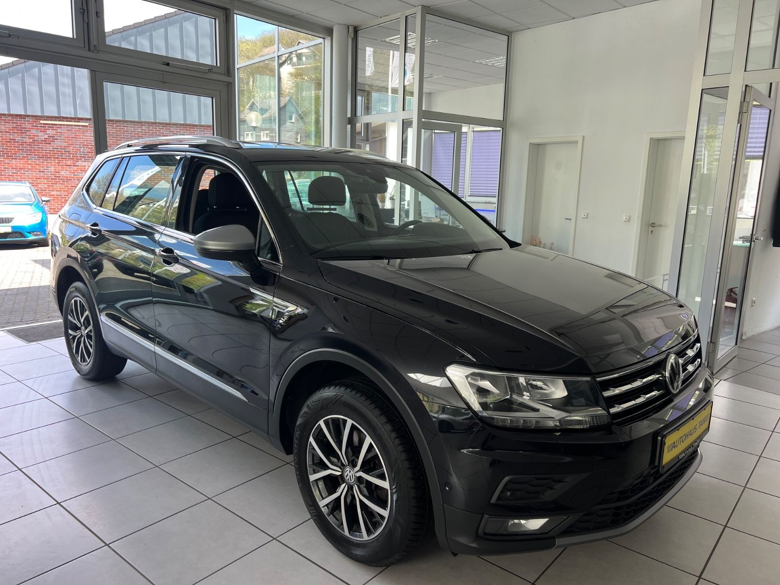 Fahrzeugabbildung Volkswagen Tiguan Allspace 2.0TDI DSG Comfortline 7.SITZER