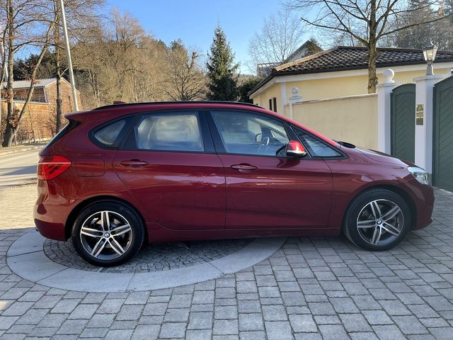 BMW 225 i xDrive Active Tourer,Aut.Navi,LED,E-Sitze