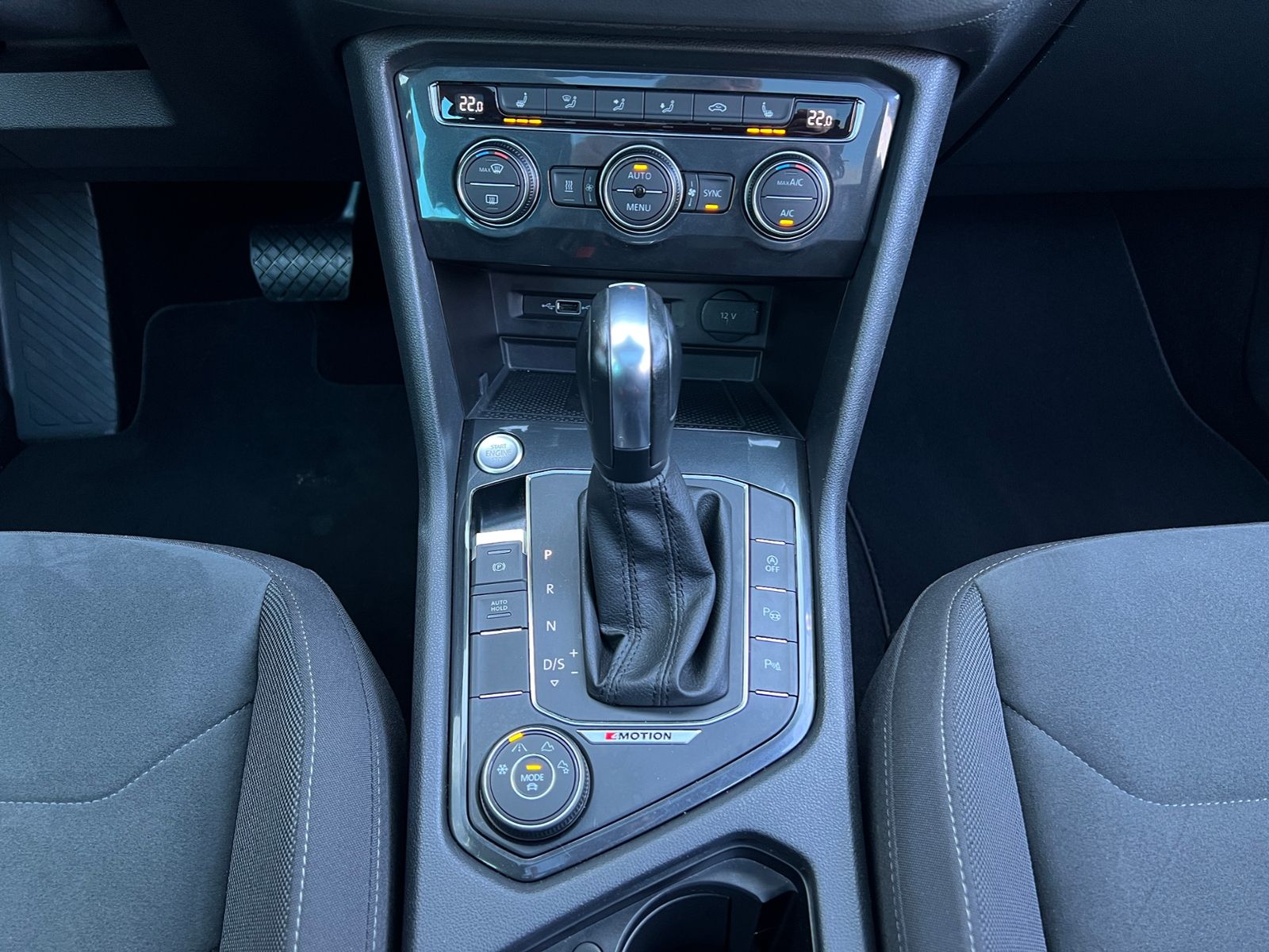 Fahrzeugabbildung Volkswagen Tiguan Highline 2.0 TSI DSG 4Motion *AHK, LED, A