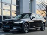 Volvo V90 CROSS COUNTRY B4 AWD*ACC*PANO*LEDER*KAMERA* - Volvo V90 Cross Country mit Anhängerkupplung