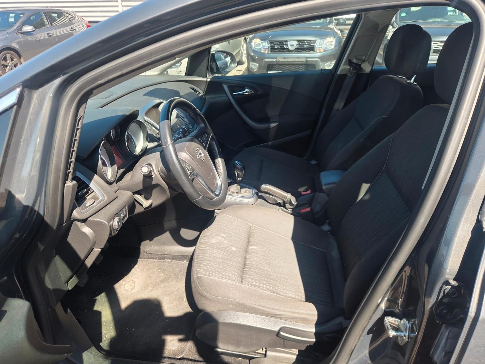Opel Astra 2015 — photo 9