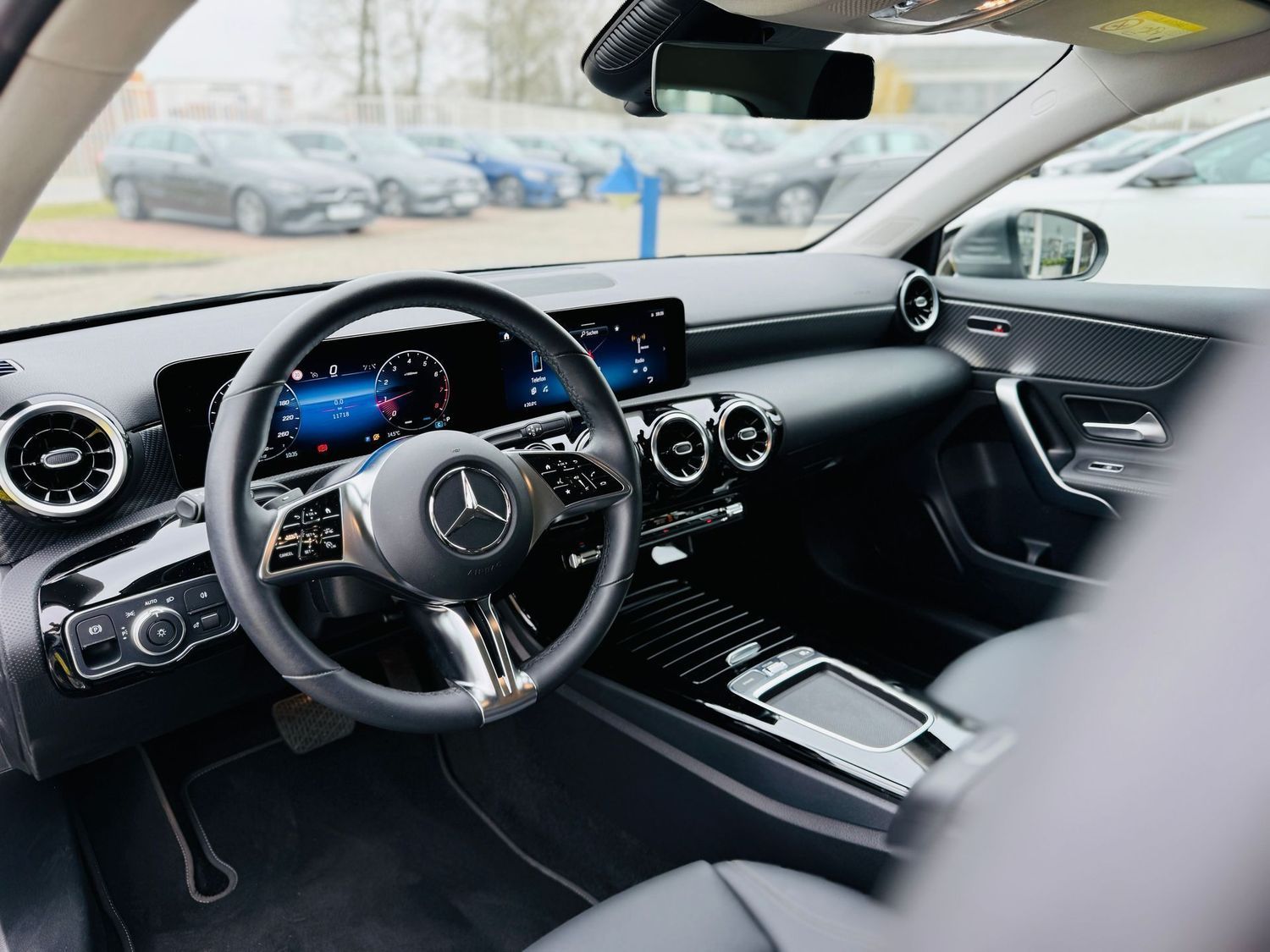 Fahrzeugabbildung Mercedes-Benz A 180 PROGRESSIVE Advanced, Winter, RFK, LED, MB