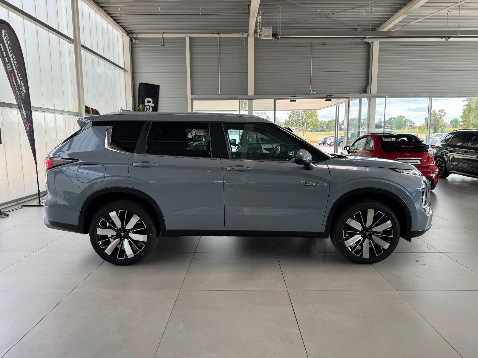 Fahrzeugabbildung Mitsubishi Outlander 2.4 PHEV 4WD Select