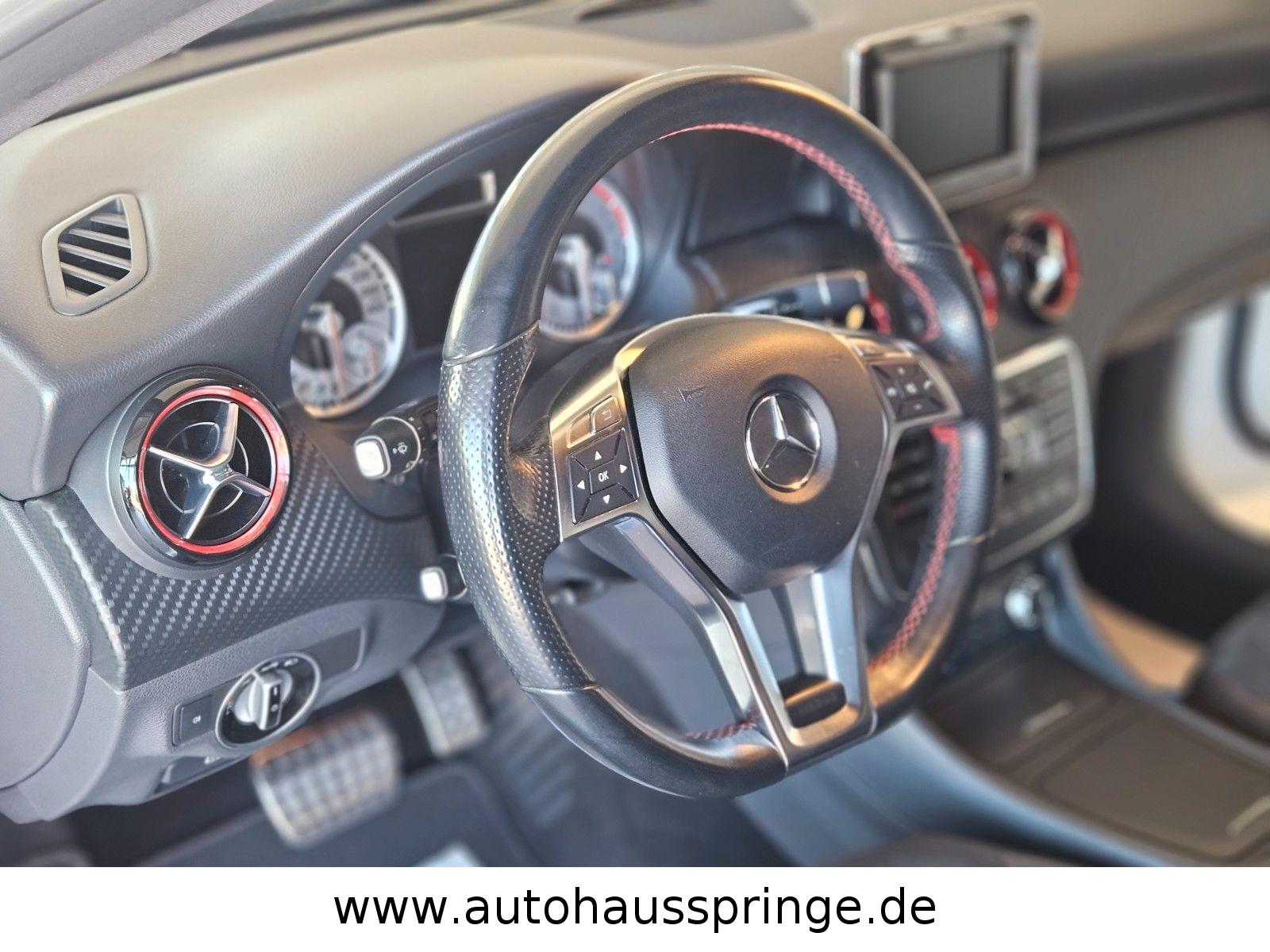 Mercedes-Benz A 250 AMG Line Sport *Alcantara, Scheckheft*