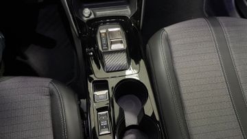 Fahrzeugverkauf 23 Peugeot 2008 Allure Pack AT LED SH Navi Kamera