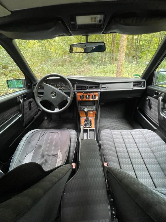 Mercedes-Benz 190