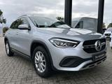 Mercedes-Benz GLA 200 Progressive AHK Spiegel-Paket - silberne Mercedes-Benz GLA 200