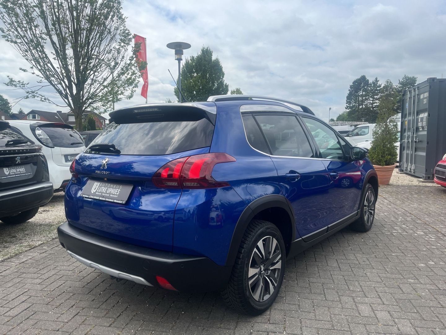 Fahrzeugabbildung Peugeot 2008 Puretech 110 S&S Allure Panorama Navi SHZ