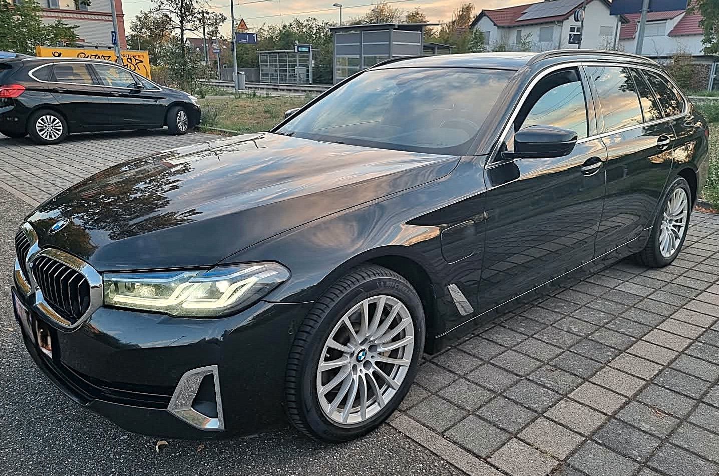 BMW BMW 530 e xDrive Luxury Line 360° HUD Pano H&K