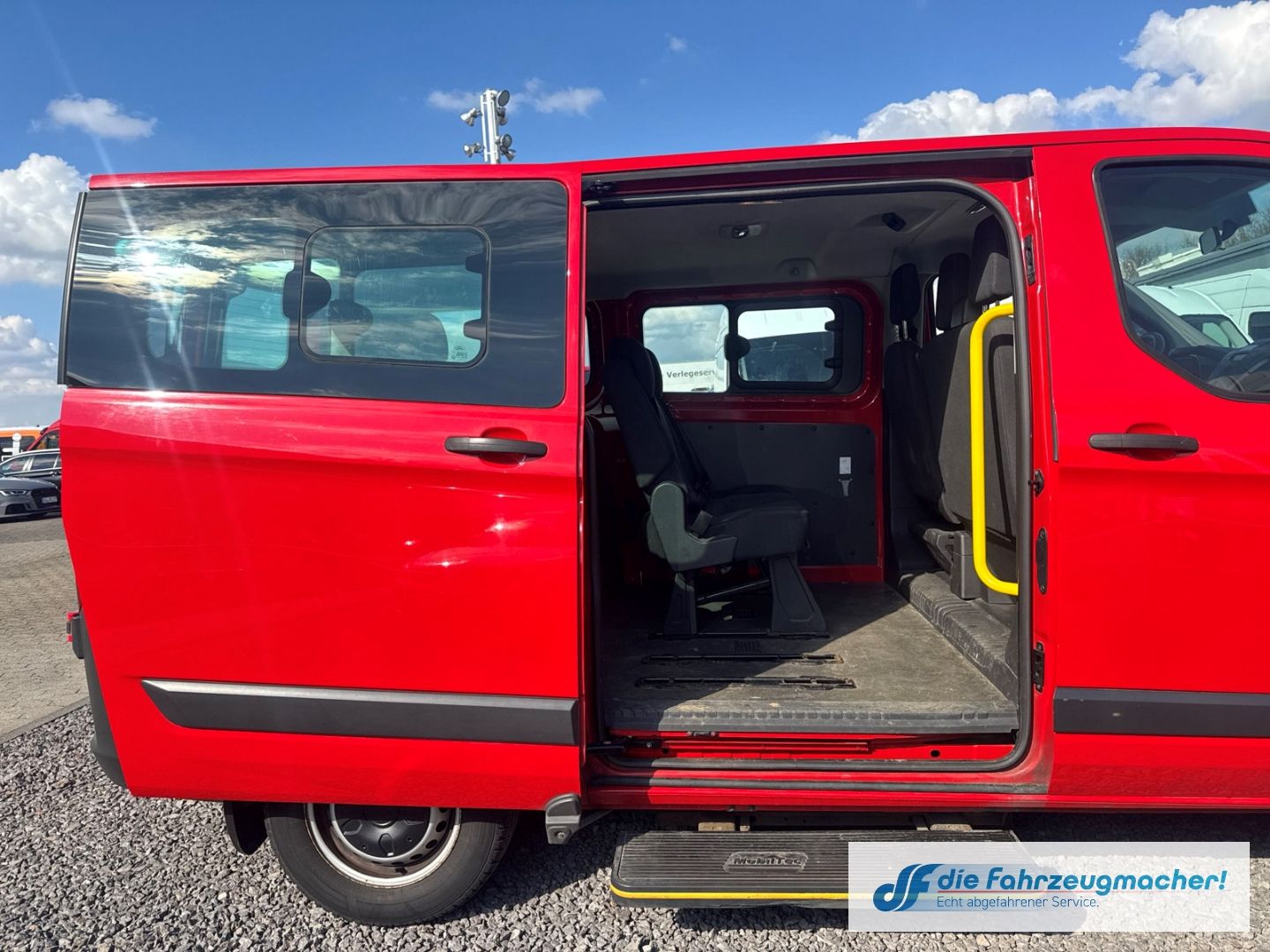 Fahrzeugabbildung Ford Transit Custom Kombi 300 L1 2.2 TDCi *2465