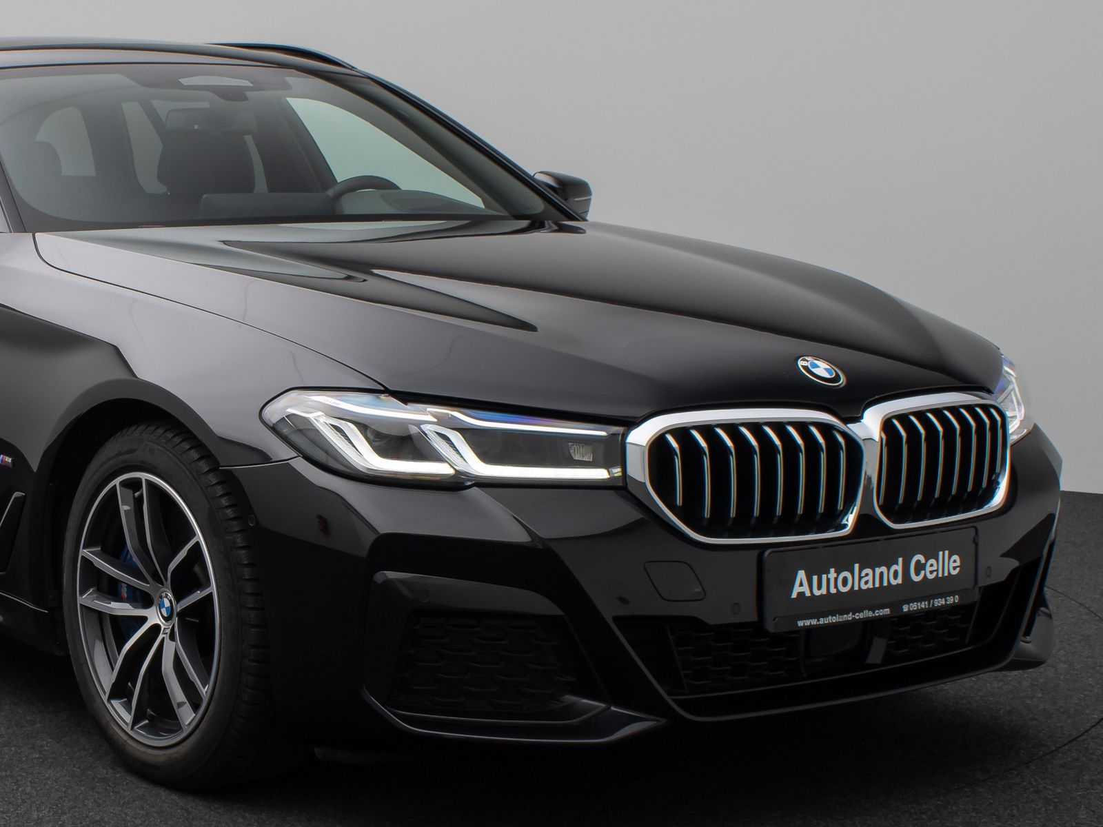 Fahrzeugabbildung BMW 530d  M Sport Panorama Kamera Laser HUD DAB HiFi