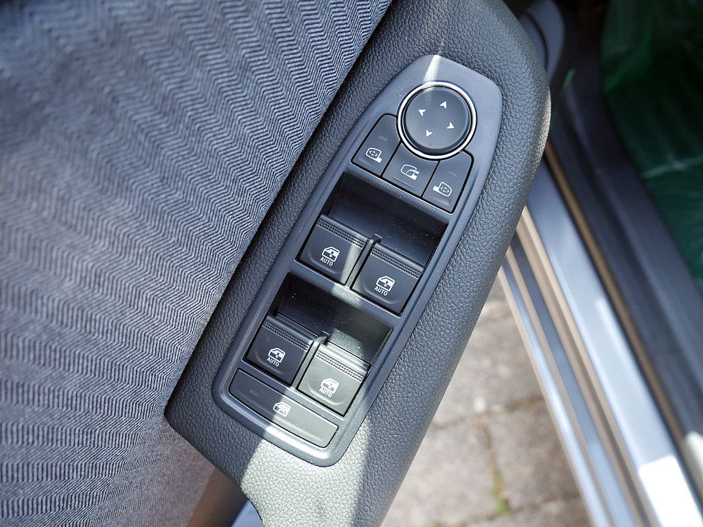 Fahrzeugabbildung Renault Clio Techno TCe 90
