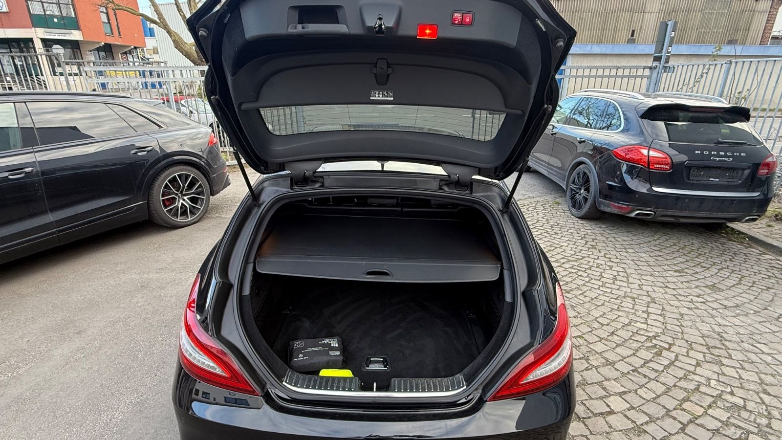 Fahrzeugabbildung Mercedes-Benz CLS 350 Cdi 4-Matic Final-Edition AMG-Line