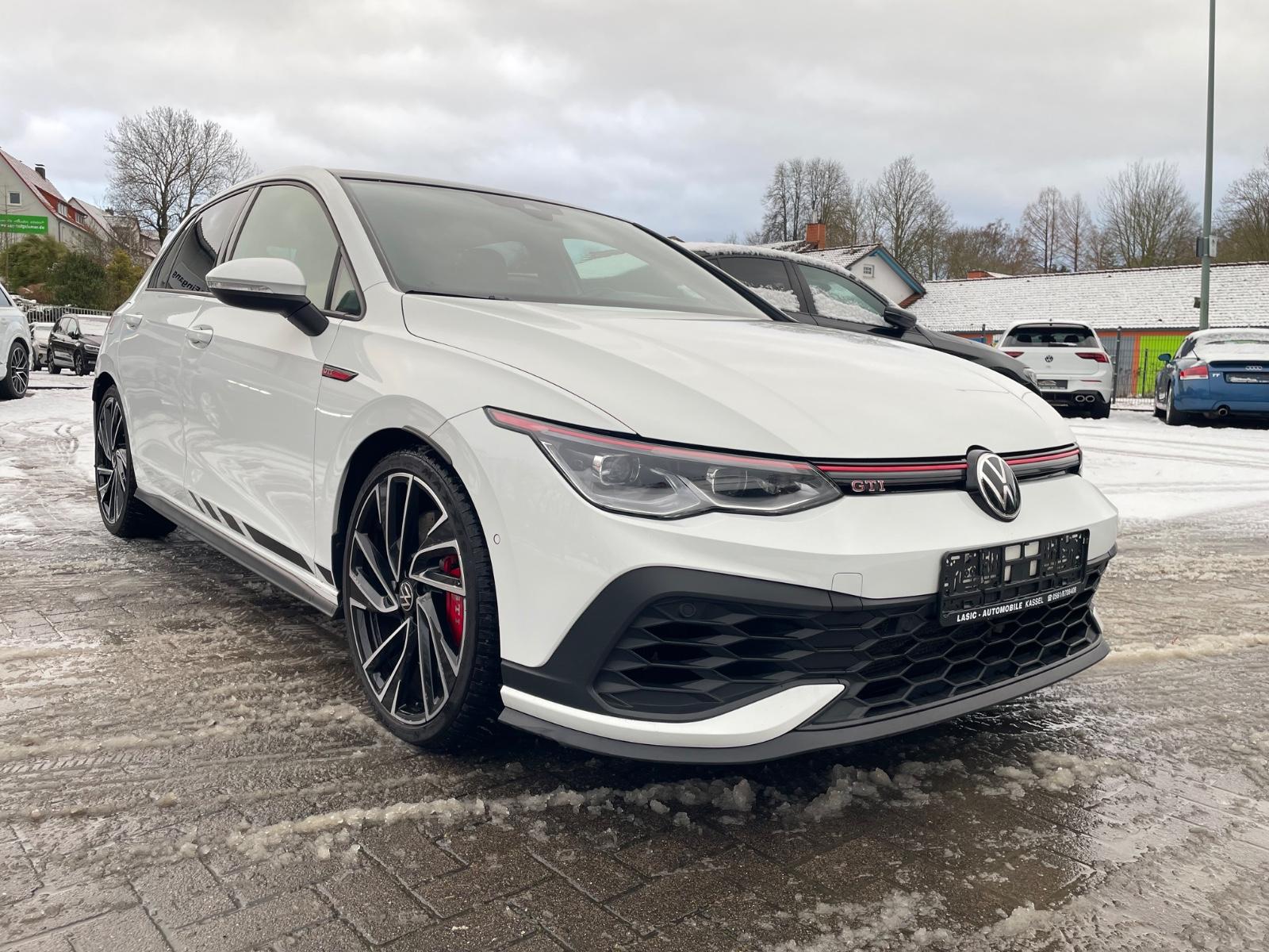 Volkswagen Golf VIII GTI Clubsport PANO LEDER HEADUP KEYLES