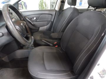Dacia Sandero II Laureate, 8-fach bereift