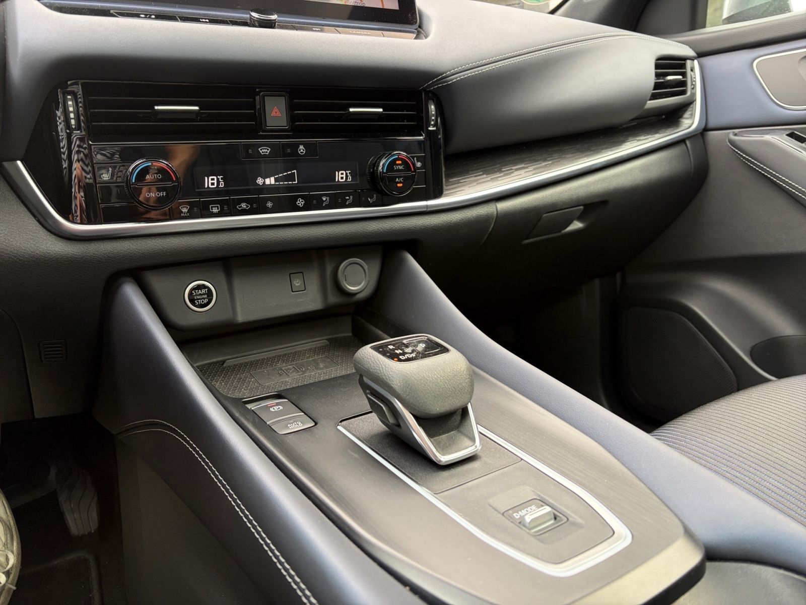 Fahrzeugabbildung Nissan Qashqai 1.3 DIG-T Tekna*Navi*360°Kamera*SHZ*Ganz