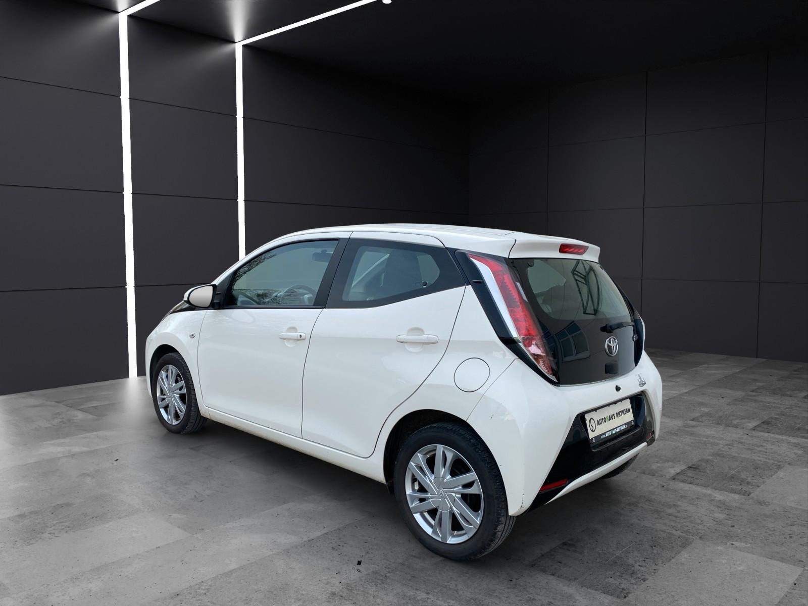 Toyota AYGO X 1.0 51 kW