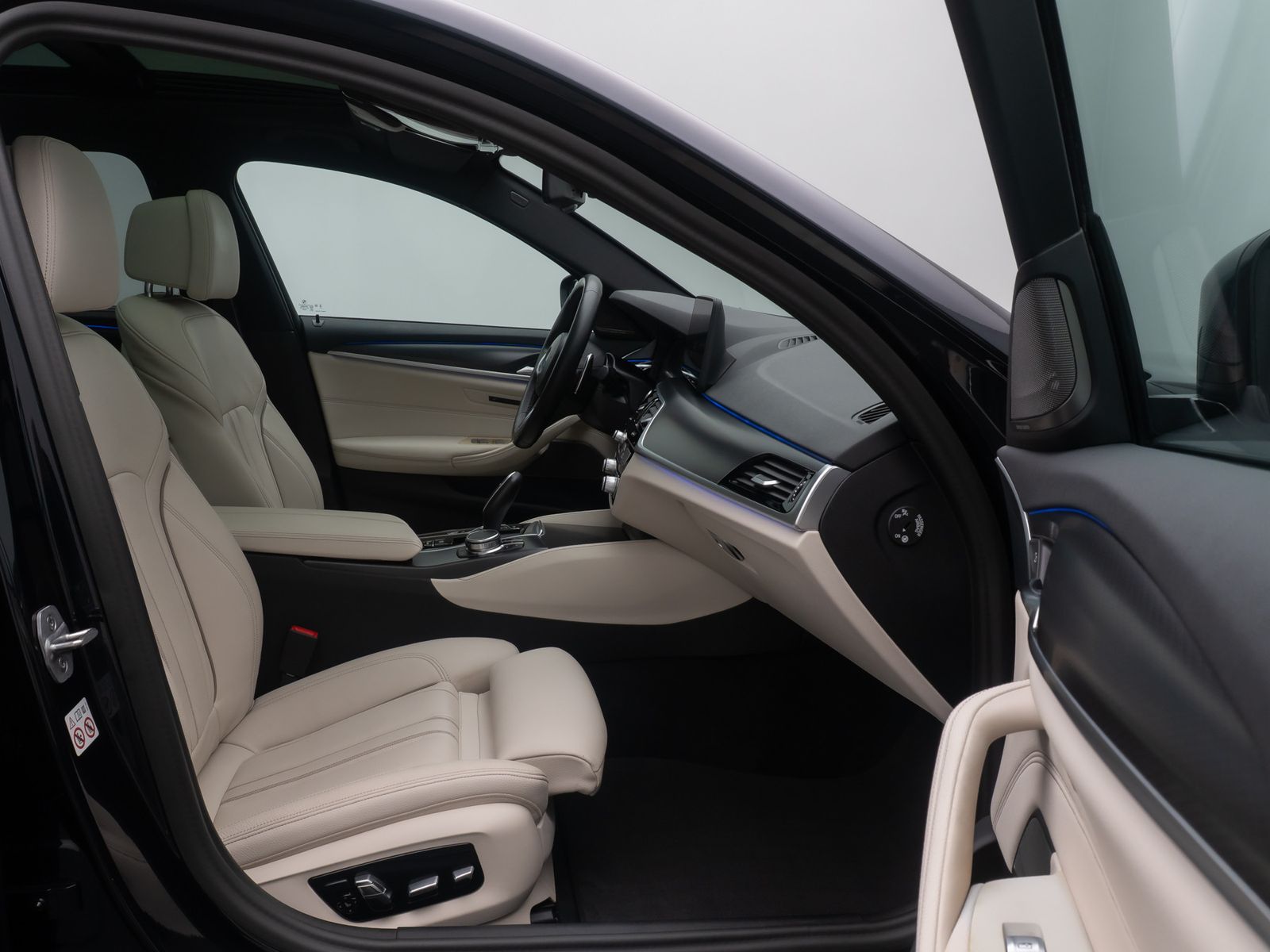 Fahrzeugabbildung BMW 540d xD M Sport 360° HUD DAB H/K Panorama 20Zoll