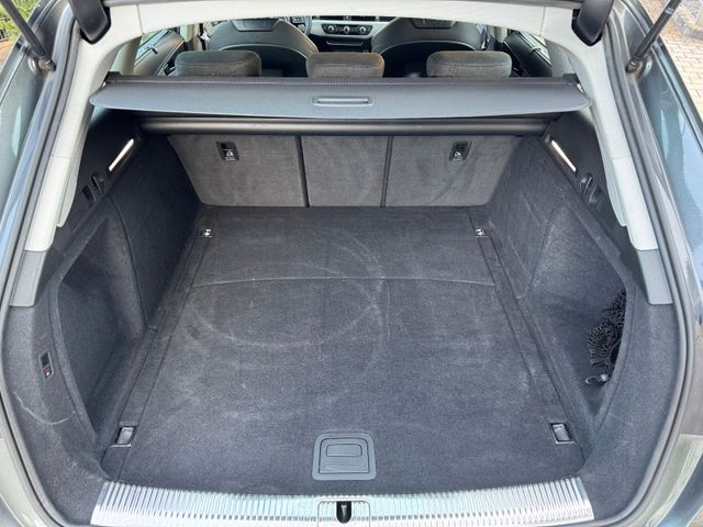 Audi A4 Avant 40 TDI quattro S line Audi A4 Avant 40 TDI quattro S line
