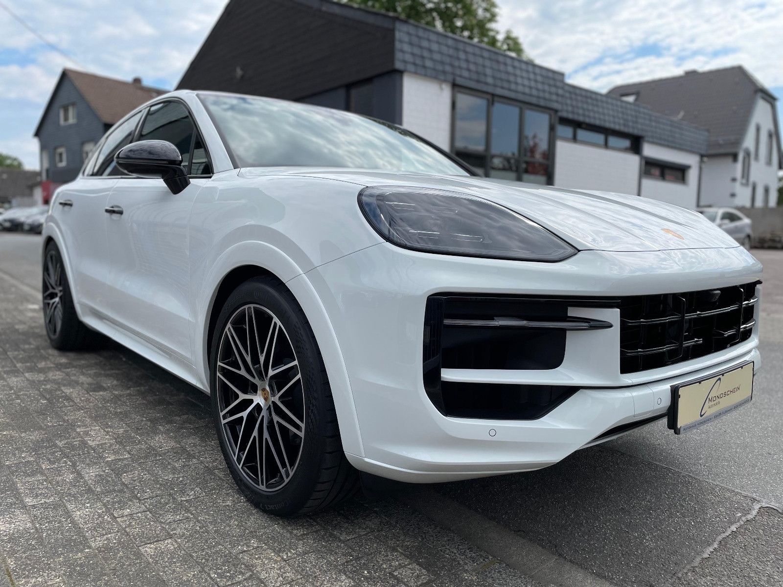 Fahrzeugabbildung Porsche Cayenne E-Hybrid Coupé |ACC|360°|SportDesign|22"