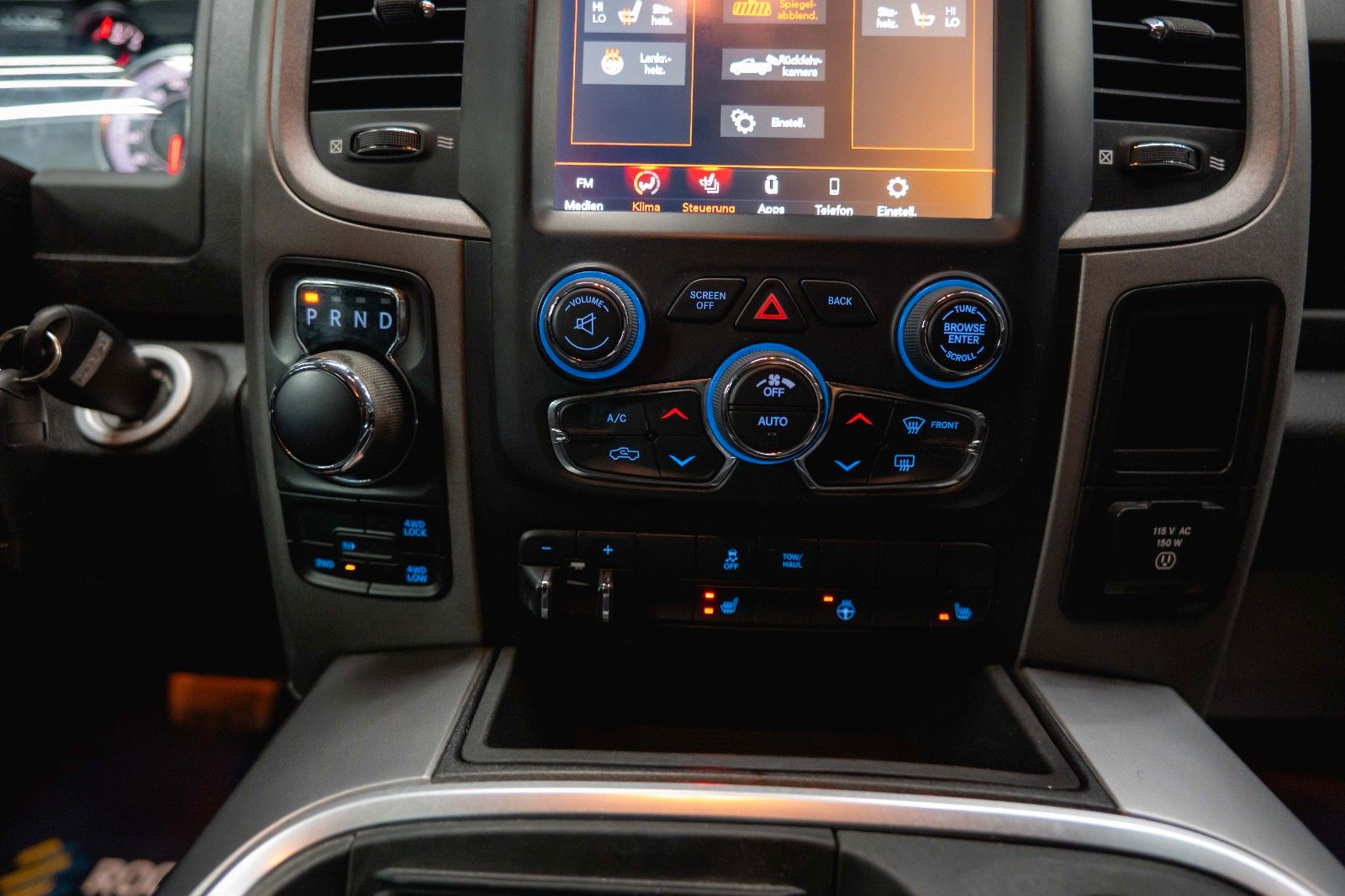 Fahrzeugabbildung Dodge RAM 5.7 V8 HEMI 4x4 OFFROAD Night-Paket *LED*AHK