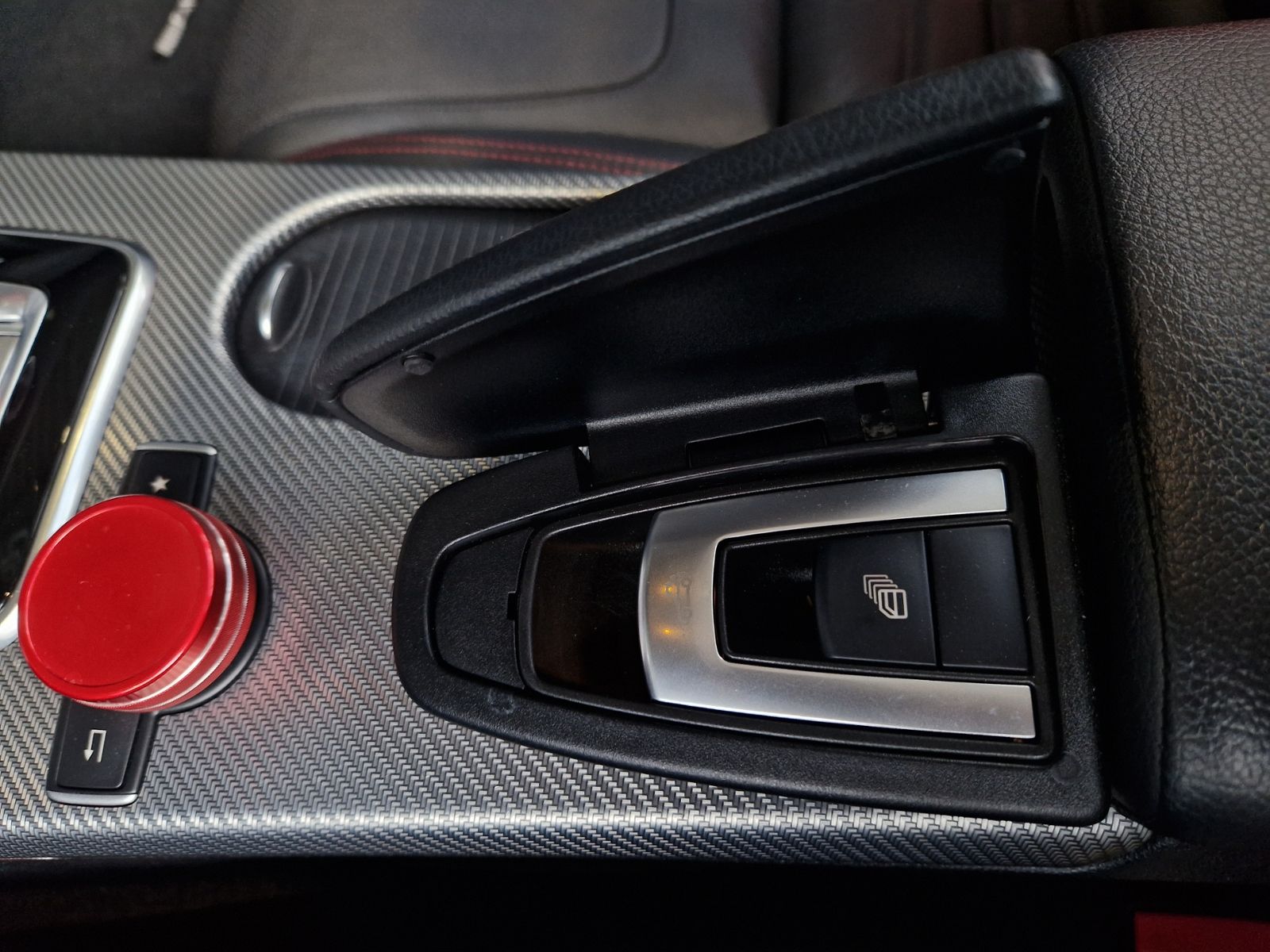 Fahrzeugabbildung Mercedes-Benz SLC 300 AMG MEMORY LED NAVI RFK