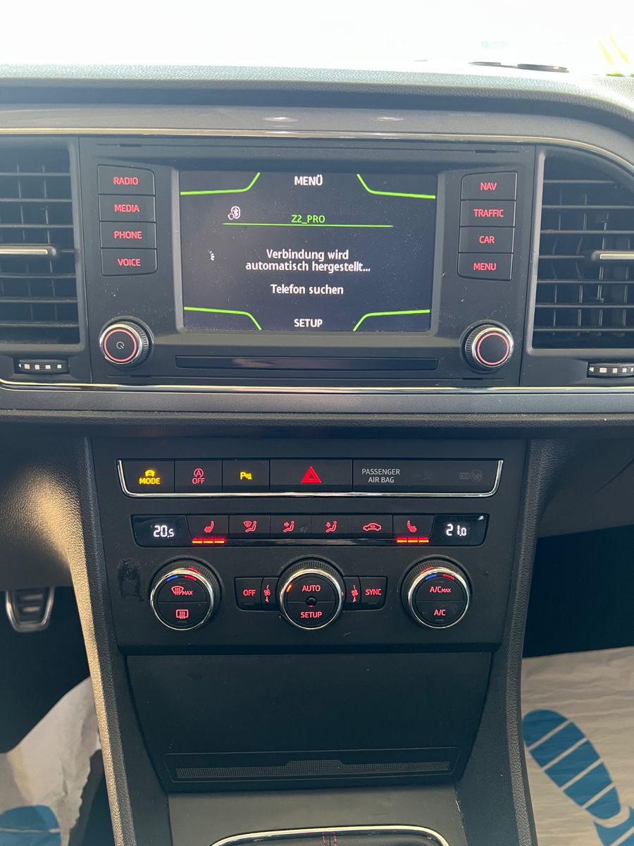 Fahrzeugabbildung SEAT Leon ST FR *LED*NAVI*BLUETOOTH*SITZHEIZUNG*