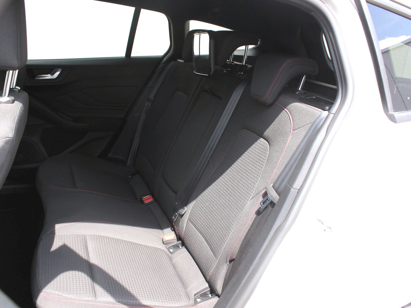 Fahrzeugabbildung Ford Focus ST-Line X 1,0 EcoBoost Mild Hybrid