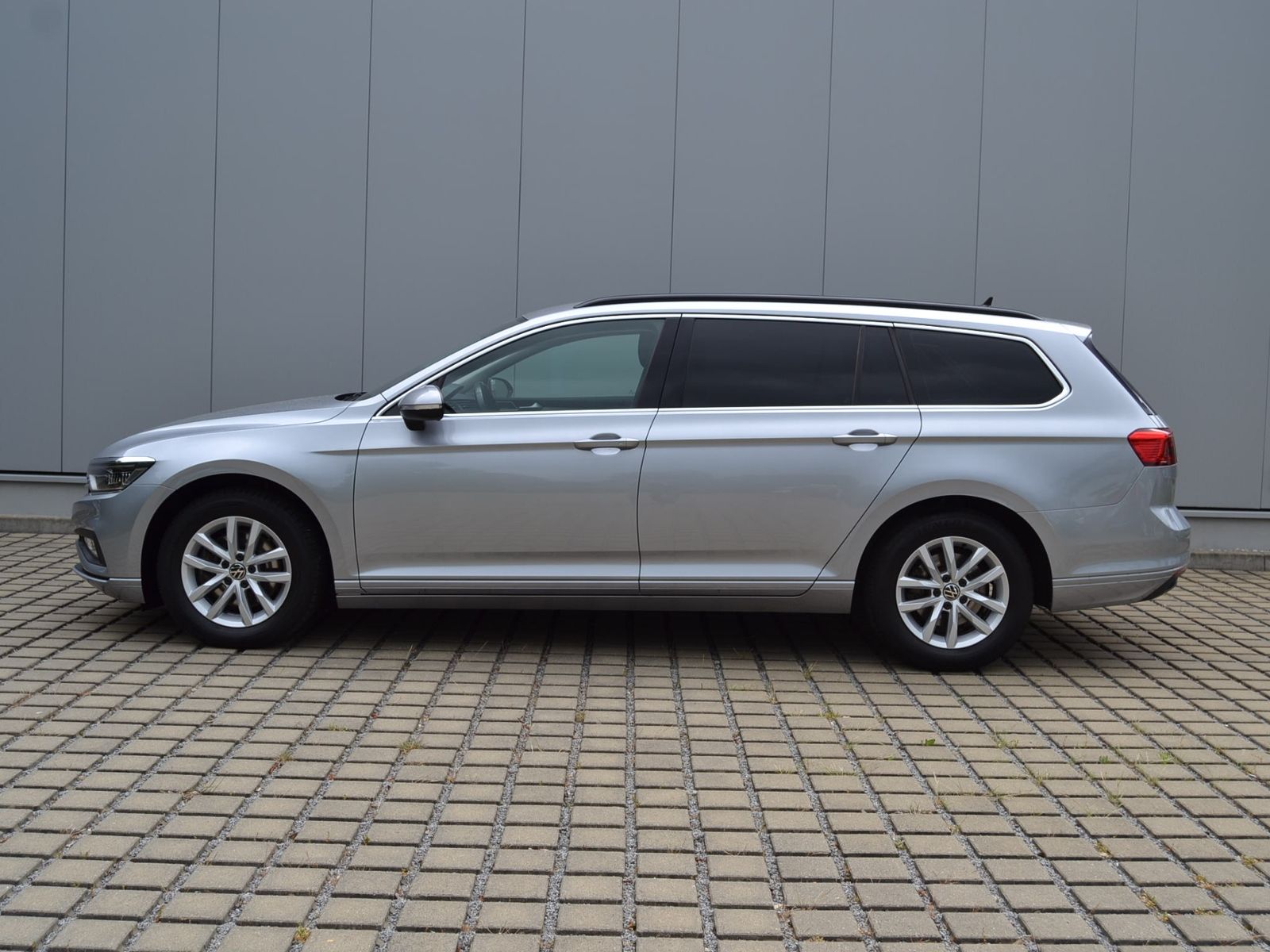 Passat Variant 2.0 TDI DSG AHK/STAND-HZ/MATRIX/N
