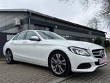 Mercedes-Benz C 220 BlueTec / d-*LED*HEAD-UP*LEDER*KAMERA - Mercedes-Benz C 220 mit Diesel-Antrieb: Weiß, Ambiente-Beleuchtung, Limousine