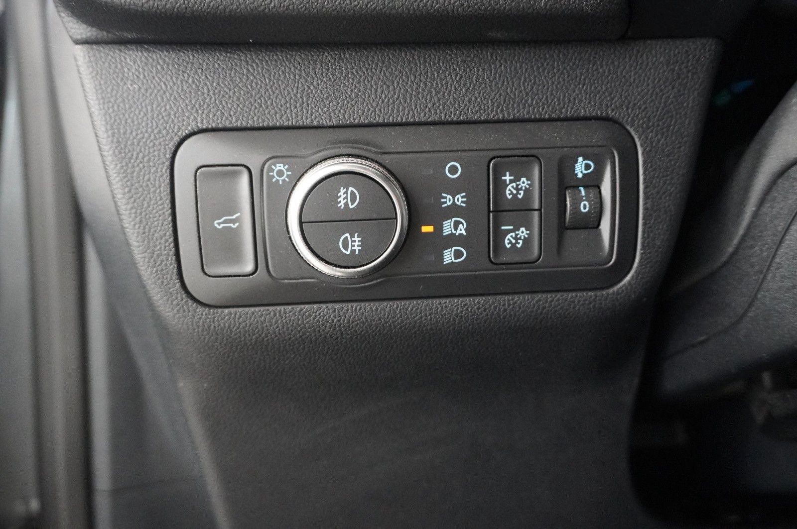 Fahrzeugabbildung Ford Kuga 1.5 ST-LINE X NAVI/LED/KAMERA/SPORT/B&O/DAB