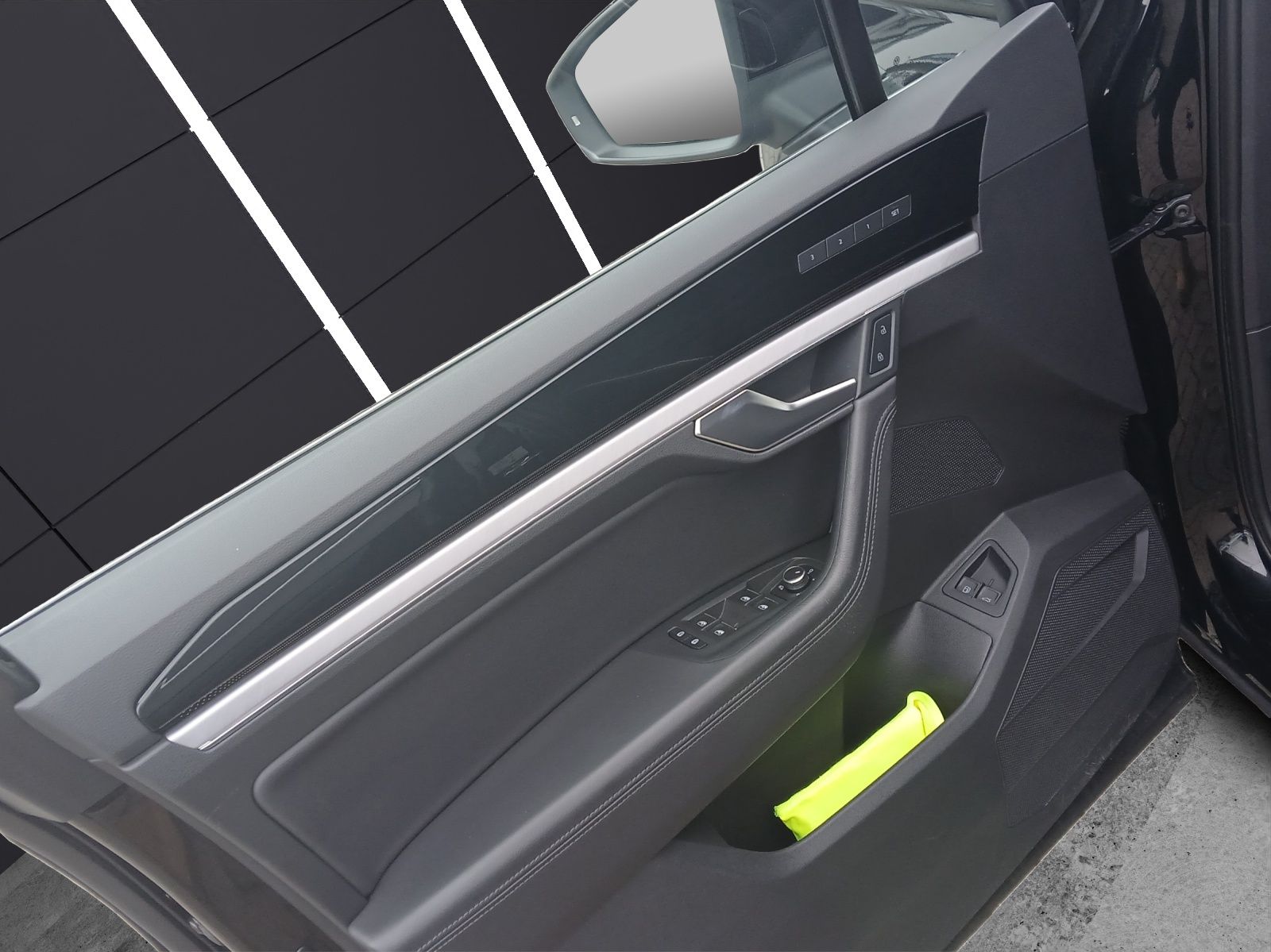 Fahrzeugabbildung Volkswagen Touareg eHybrid Elegance 4M Matrix AHK HUD Pano