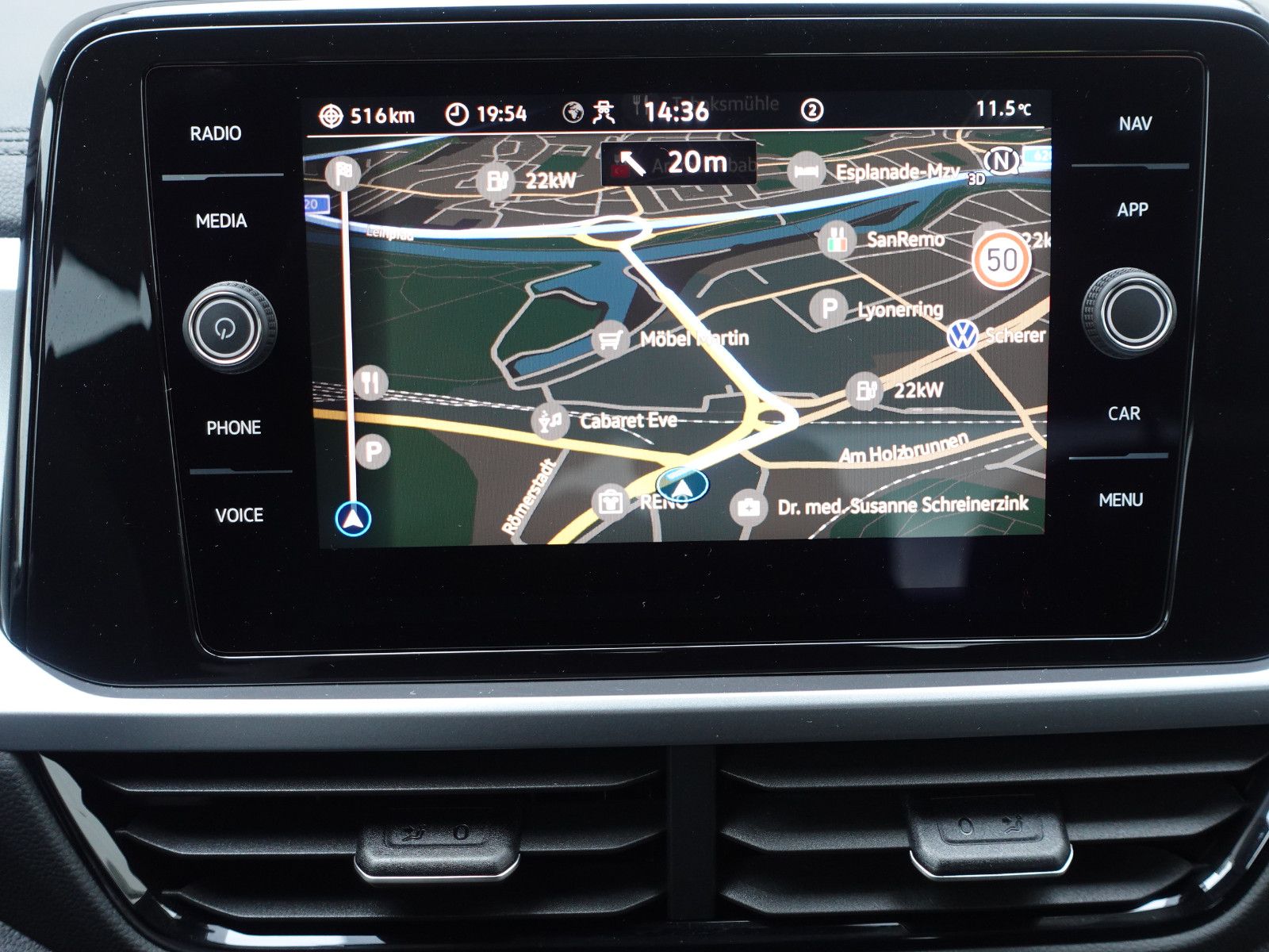 Fahrzeugabbildung Volkswagen T-Roc Life 1.5TSI DSG,Navi,AHK,Allwetter,Sitzhzg