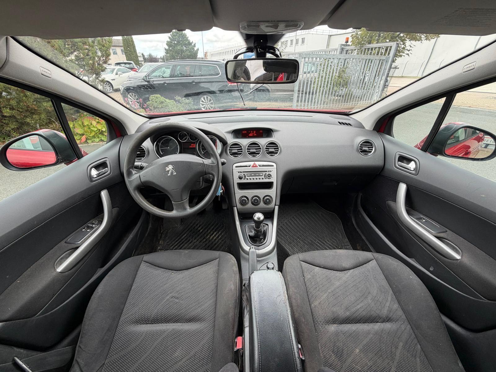Peugeot 308 2012 — photo 12